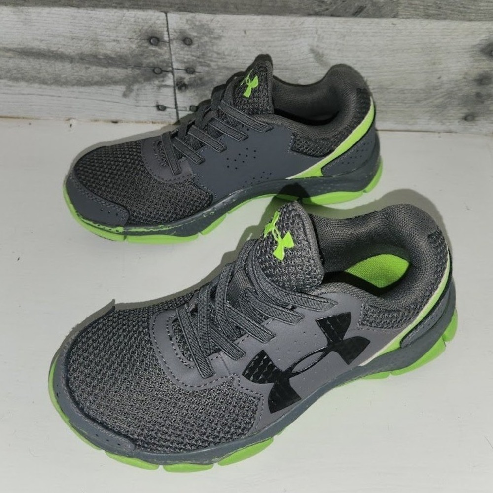 Under Armour Boys Assert 6 Grey Neon Green Running Shoes 1301860-001 Size 13K